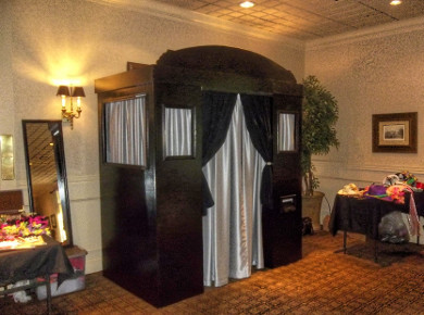 silver-photo-booth